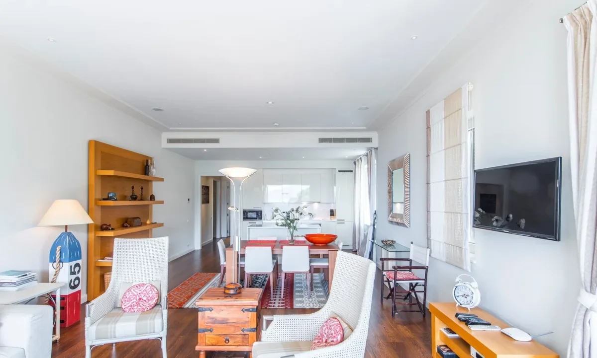 Two-bedroom Tara residence with sea and mountain views 3