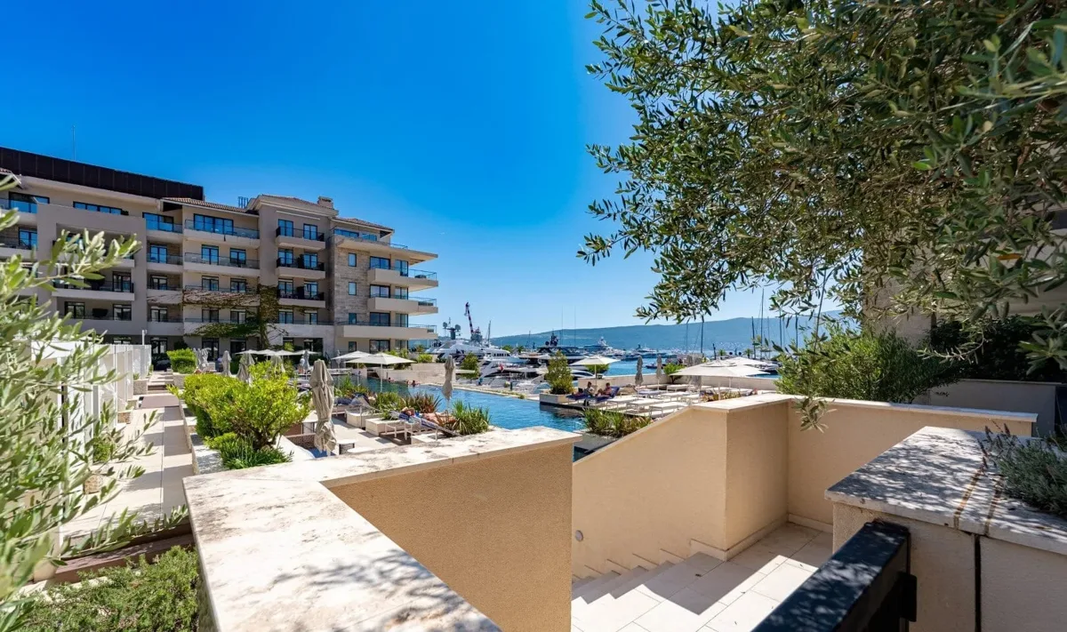 One-bedroom Baia residence with direct pool access · Porto Montenegro