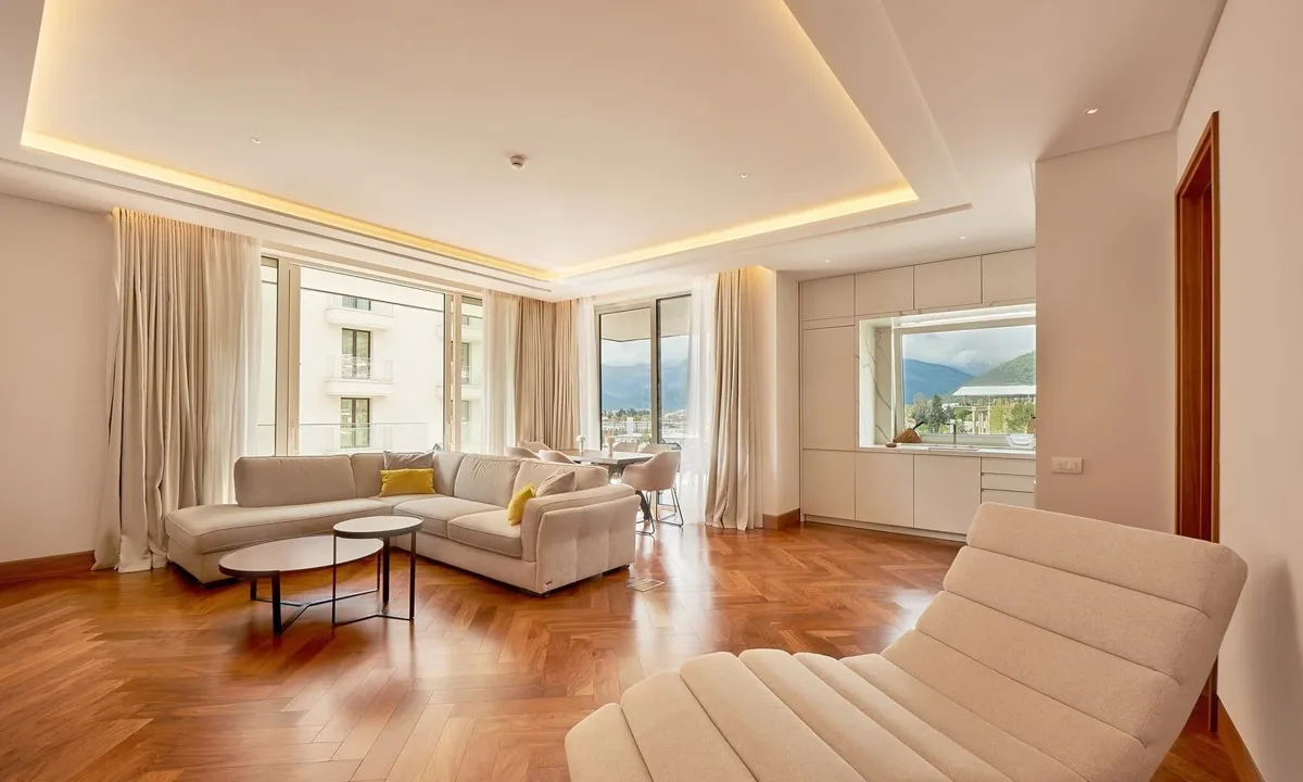 Corner two-bedroom Elena residence with sea views 6