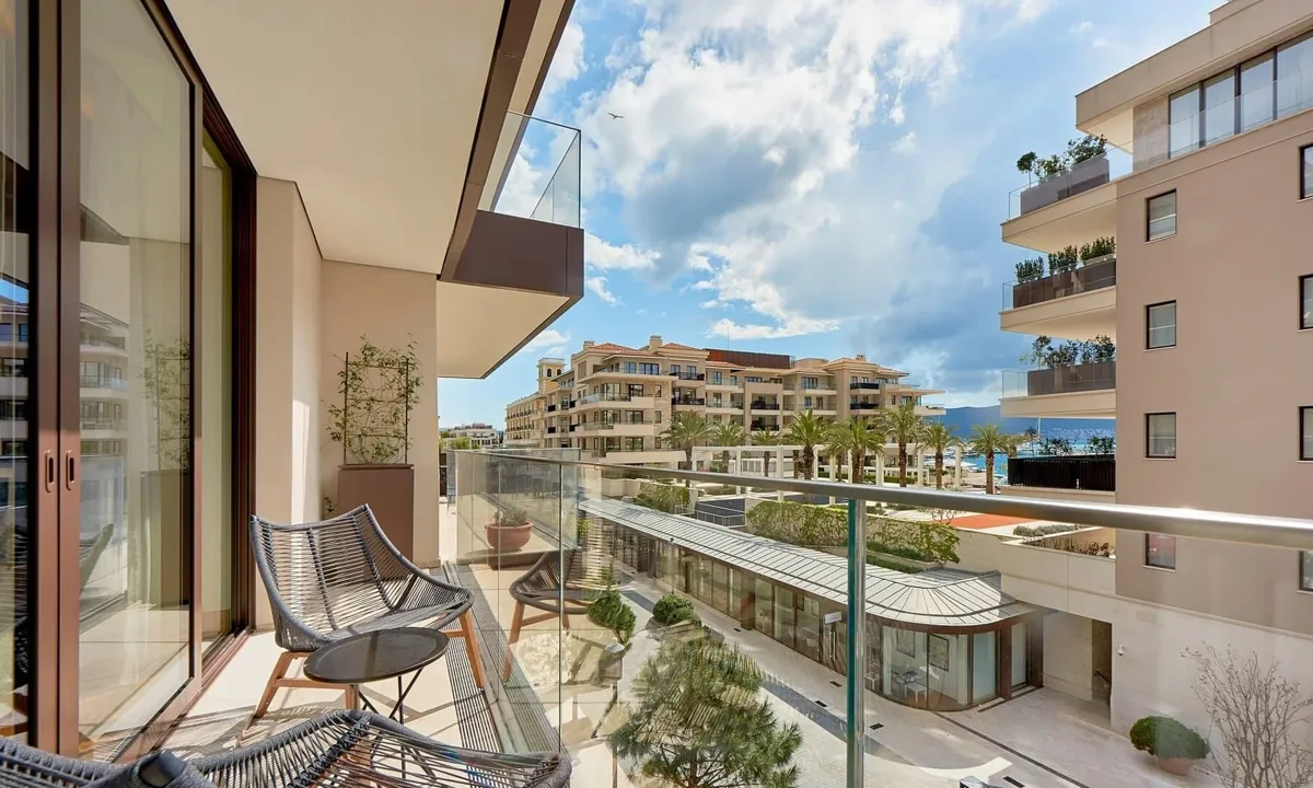 Corner two-bedroom Elena residence with sea views 2