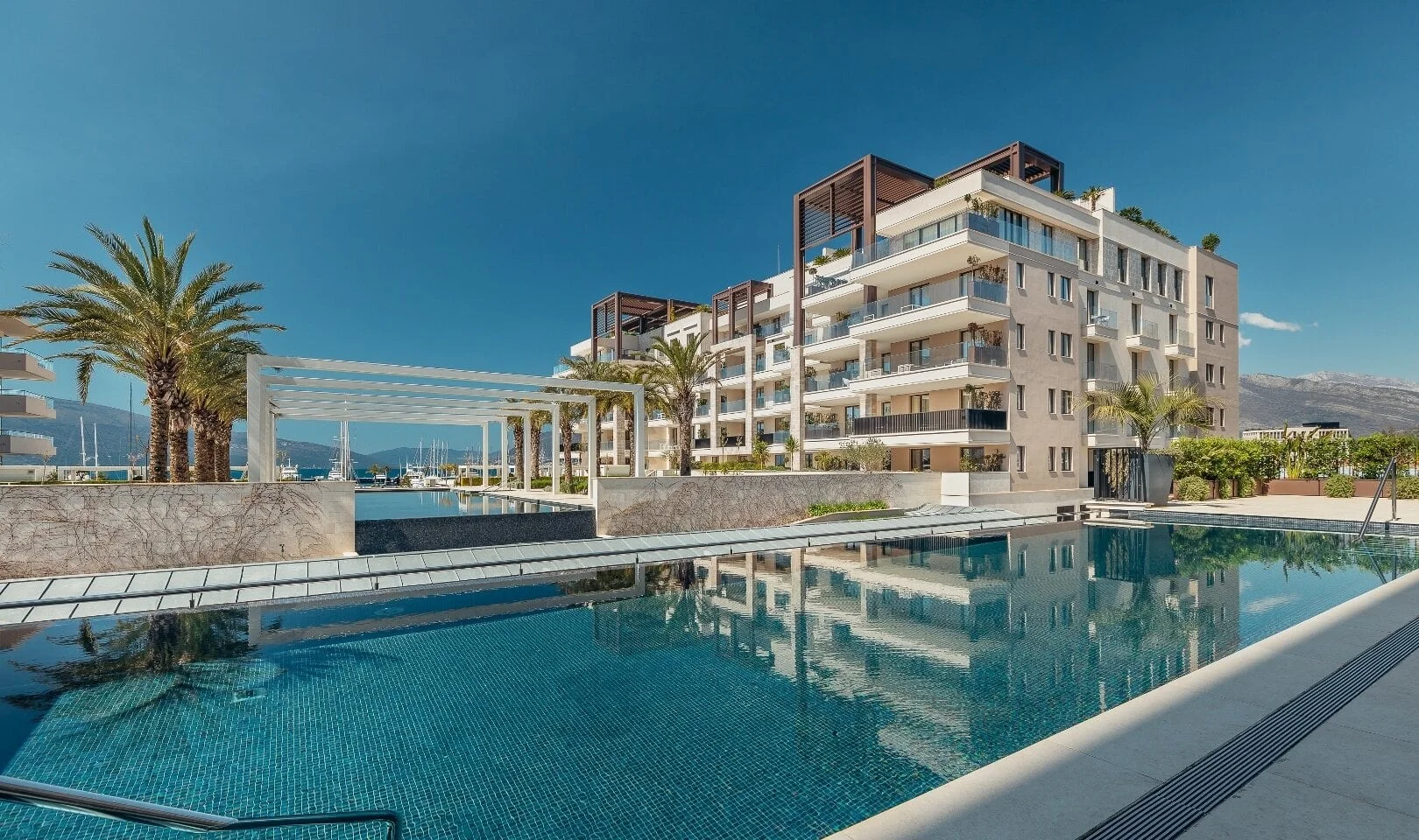One-bedroom Elena apartment with a garden outlook 1