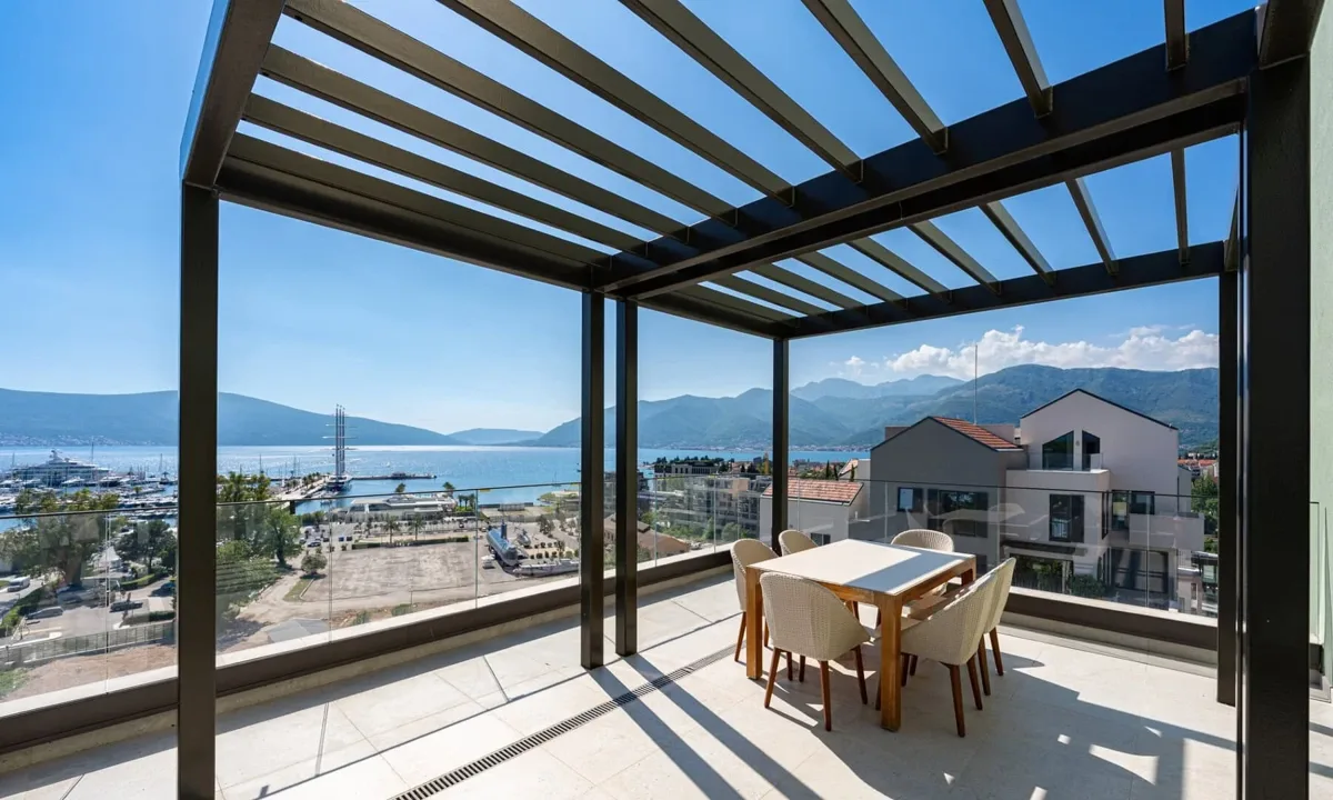 Two-bedroom duplex penthouse in Alba 6
