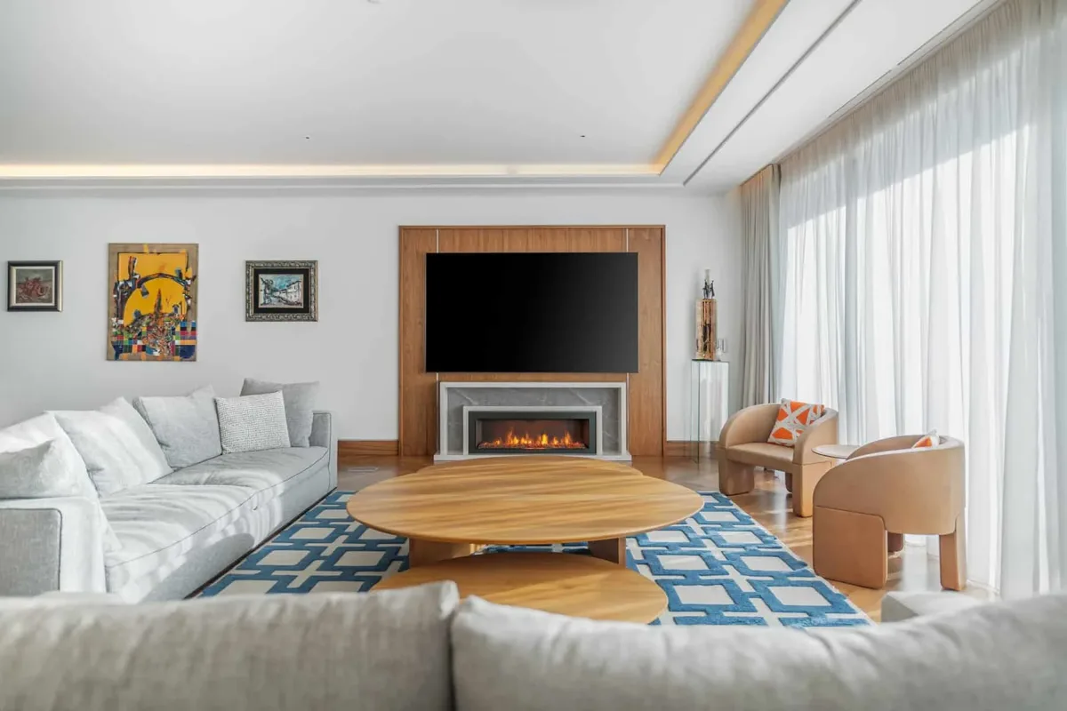Four-bedroom Elena penthouse with a rooftop pool 4