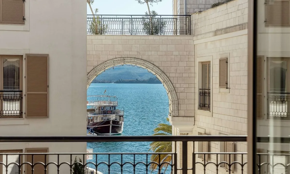 Two-bedroom sea-view residence in Ksenija 2