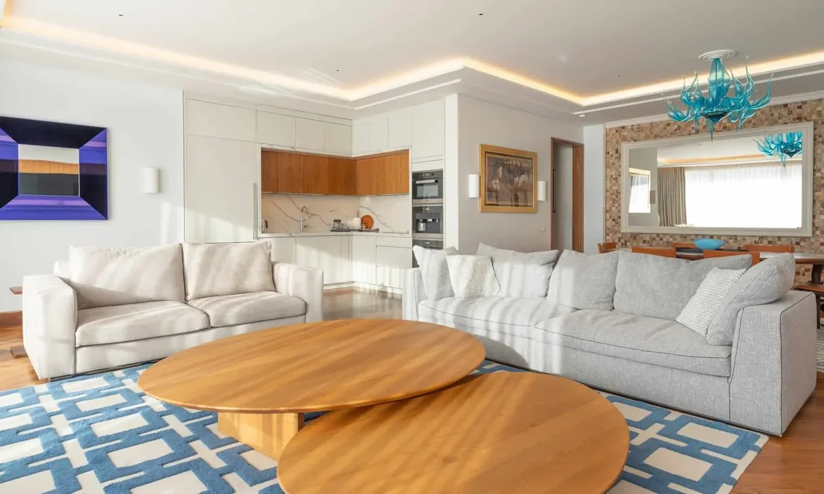 Four-bedroom Elena penthouse with a rooftop pool 5