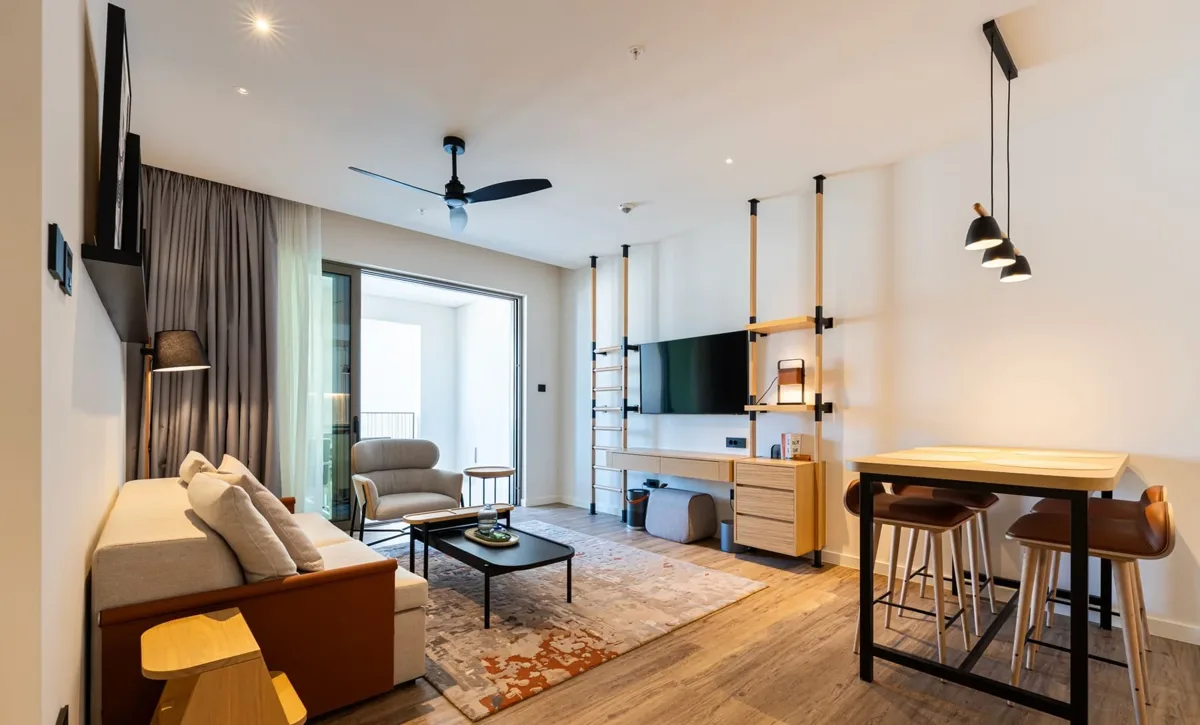 Sea-view one-bedroom apartment in Sirocco 2
