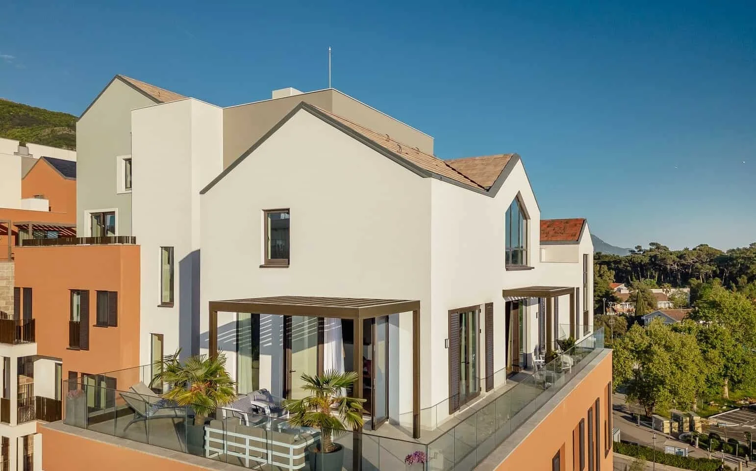 Two-bedroom duplex penthouse with sea views in Thea 1