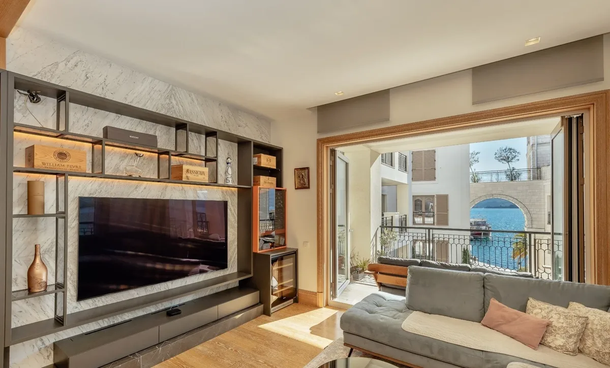 Two-bedroom sea-view residence in Ksenija 5