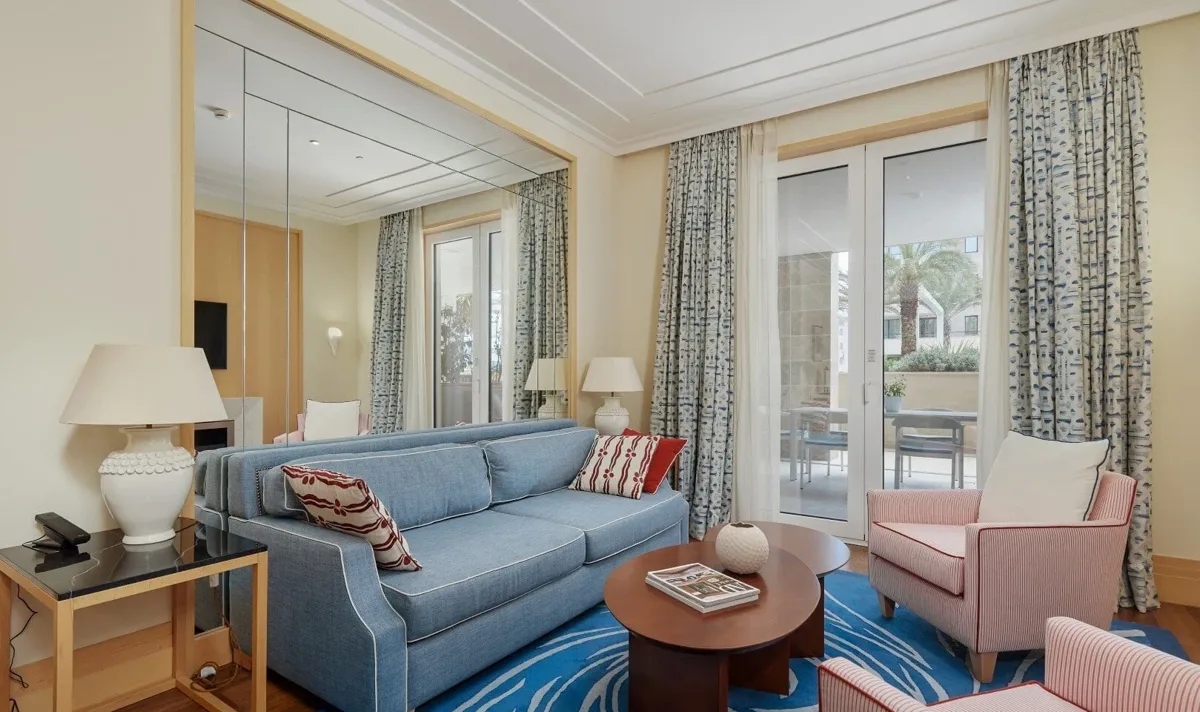 Three-bedroom Baia residence beside the pool 3