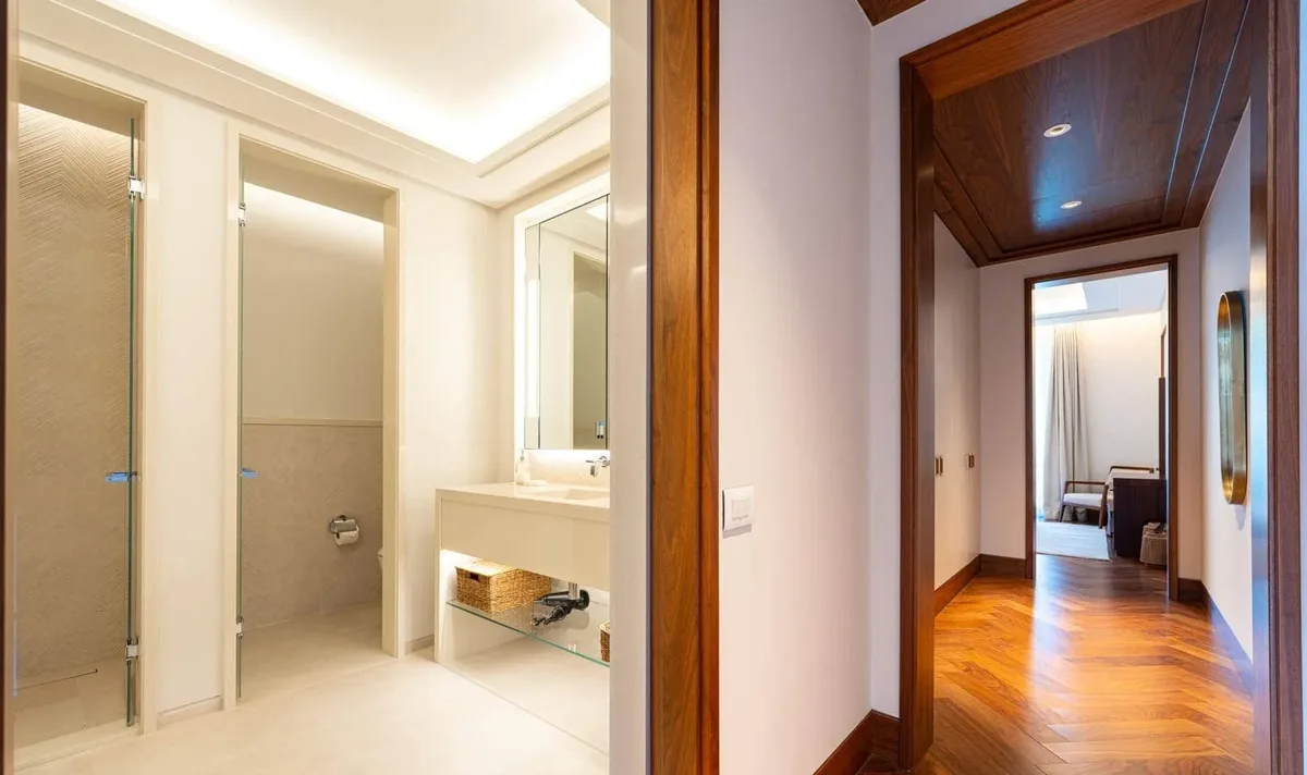 Four-bedroom Elena residence with panoramic sea views 8