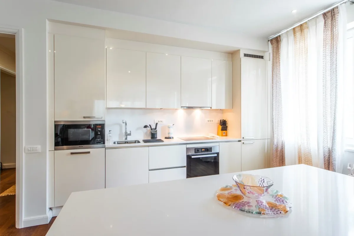 Two-bedroom Tara residence with sea and mountain views 7