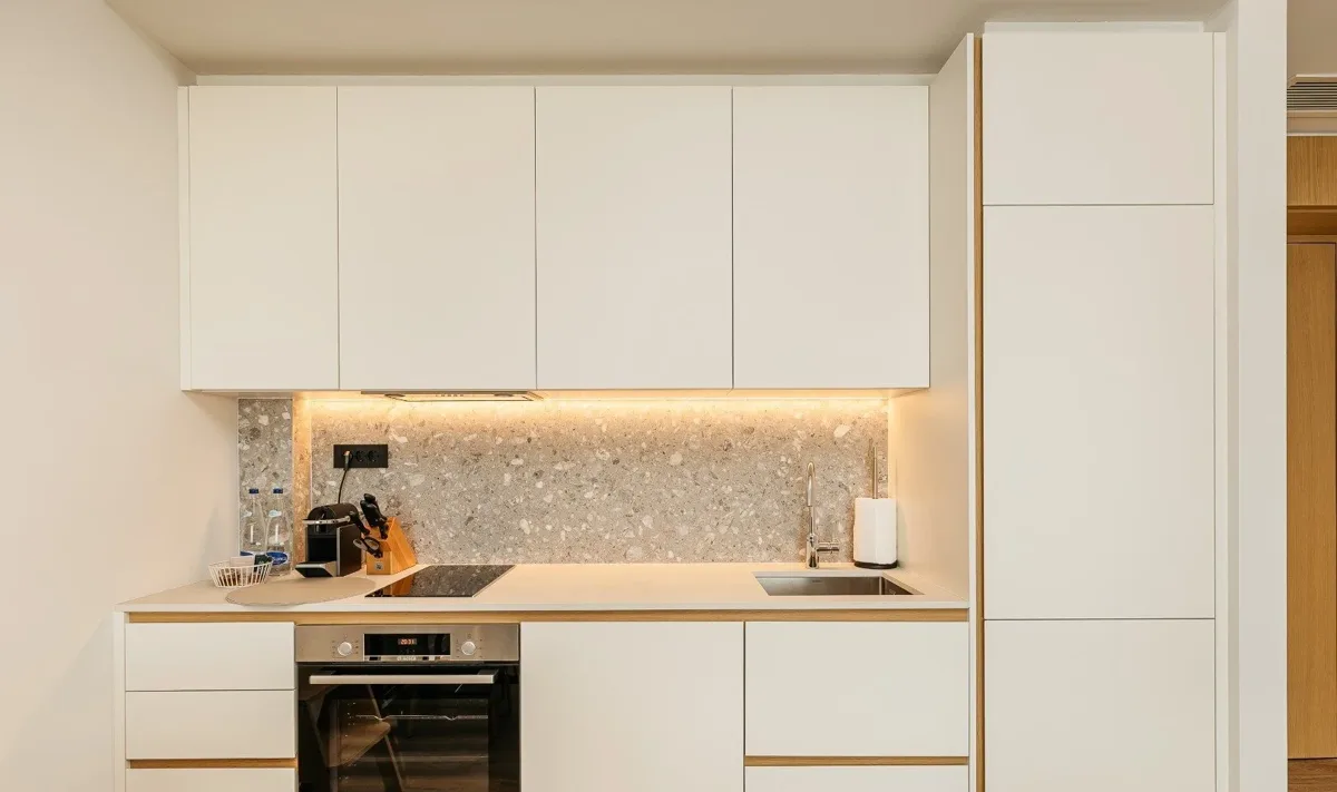 Furnished sea-view apartment in Mistral 5