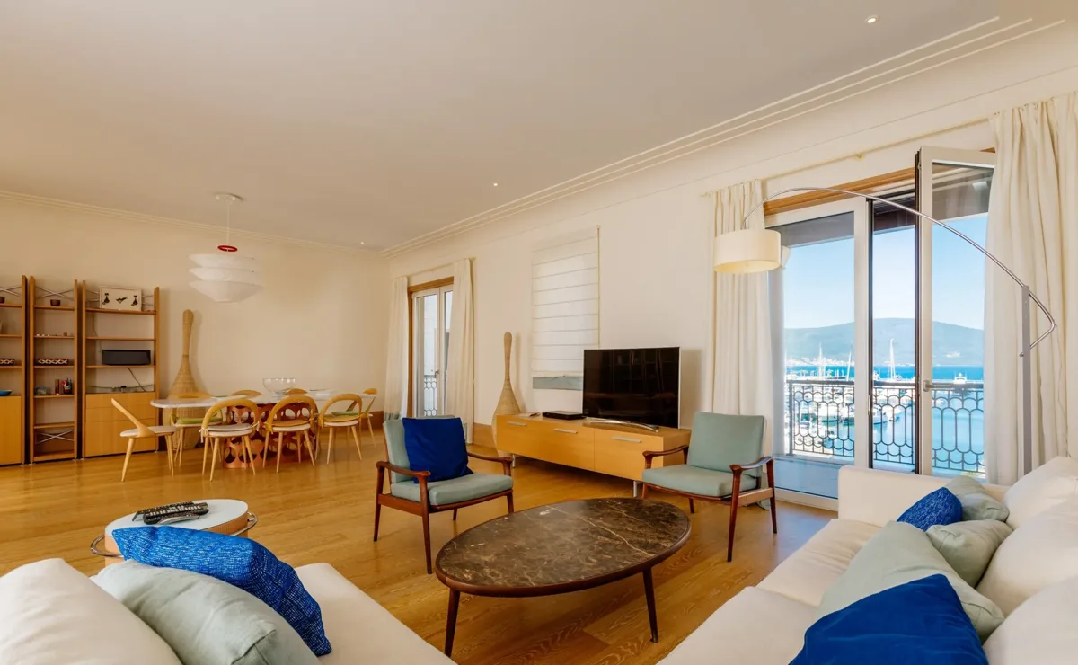 Four-bedroom Tara residence with bay views 4