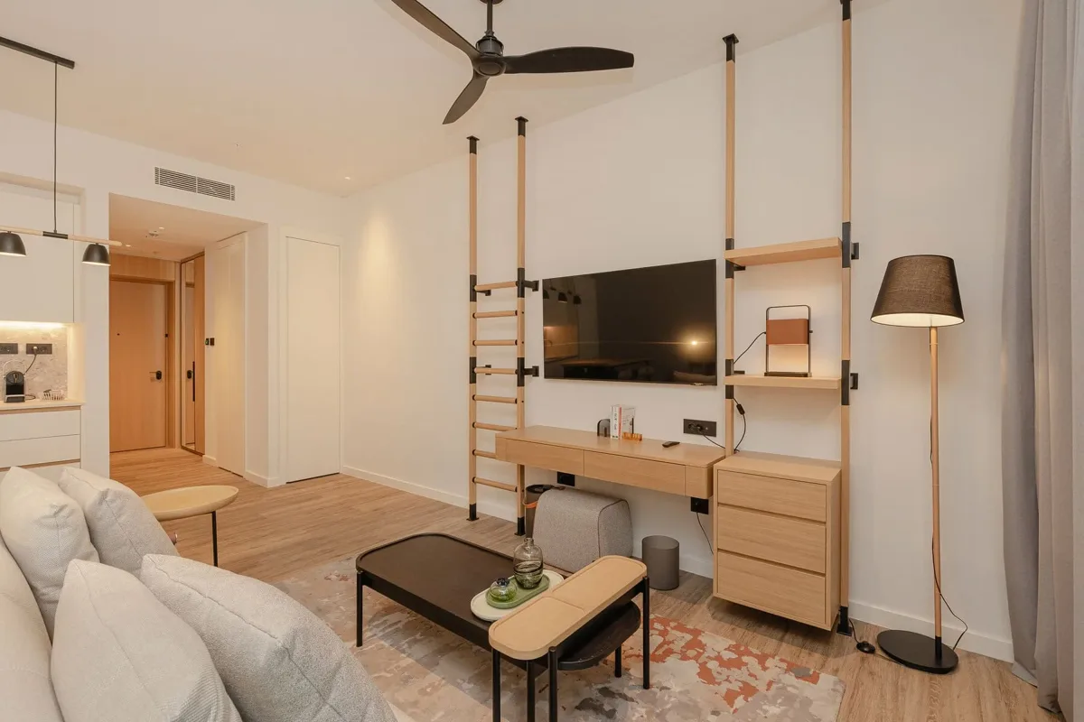 Hotel-standard furnished studio in Sirocco 5